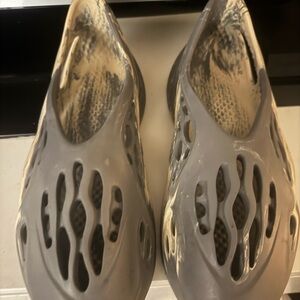 adidas  Yeezy Gray and Cream foam runner Men's Shoes Kanye west
